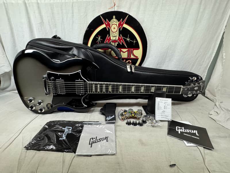 Gibson SGSG23BSCH3 SG Standard Ebony Guitar Center-Exclusive Guitar with Gig Bag 2024 - Silverburst