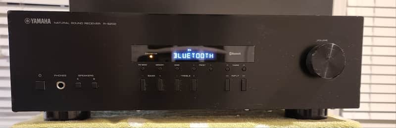 Yamaha Yamaha R-S202 Stereo receiver with Bluetooth 2005 - Black metal case image 1