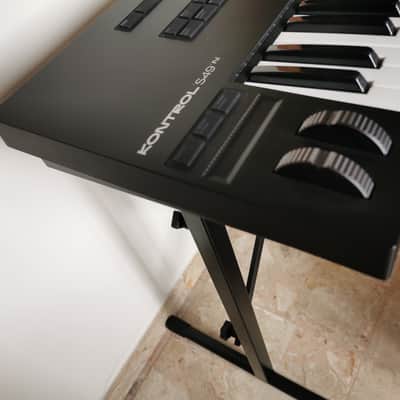 Immagine Native Instruments Kontrol S49 MK3 + Komplete 15 Ultimate Box - 3
