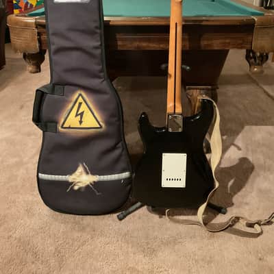 Fender Squire Stratocaster upgraded bridge/pickups comes with custom padded gig bag and strap image 4