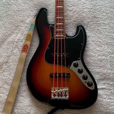 Fender American Deluxe Jazz Bass Rosewood Fretboard 2010 - 2016 - 3-Color Sunburst image 1