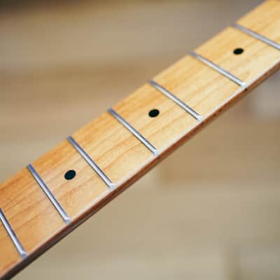Stratocaster Neck – Roasted Maple | 22 Frets | Light Gloss Finish | Bone Nut imagen 9