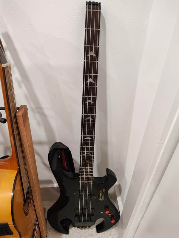 Guild Burnside Crossbow Bass