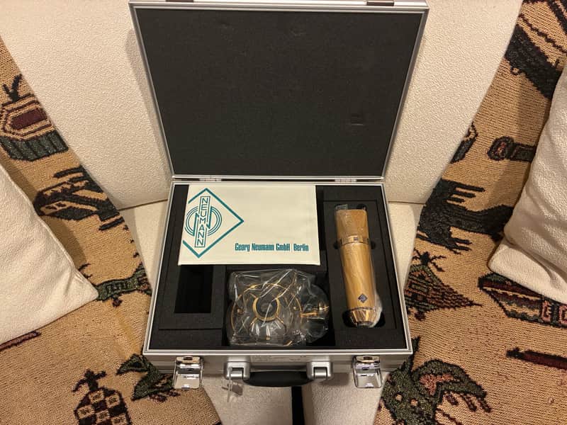 Neumann U 87 Gold 70th Anniversary 1998 - Gold image 1