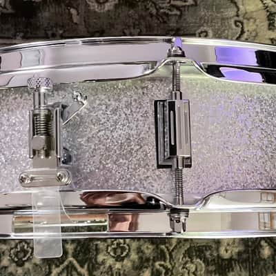 Ludwig Legacy Mahogany 8-Lug 4 x 14” Snare Drum Silver Sparkle image 4