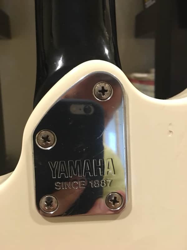 Yamaha RGX110 80's rock classic! Seymour Duncan performer pickup