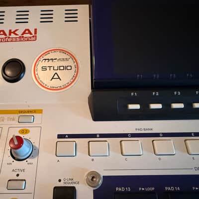 Akai MPC4000 Studio Version – 256MB RAM / 500GB SSD / 8-Outs / Loaded image 3