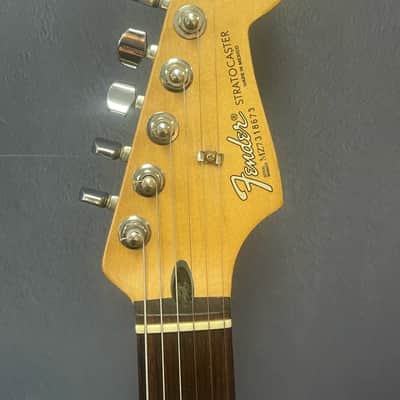 Pre-Owned Fender Stratocaster image 9