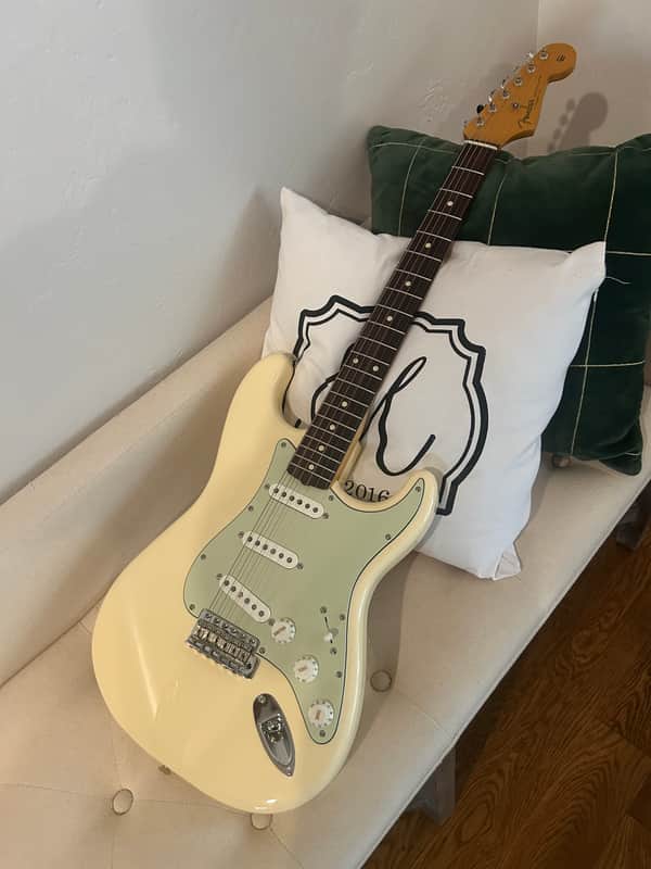 Fender Vintera II '60s Stratocaster with Rosewood Fretboard 2023 - Present - Olympic White