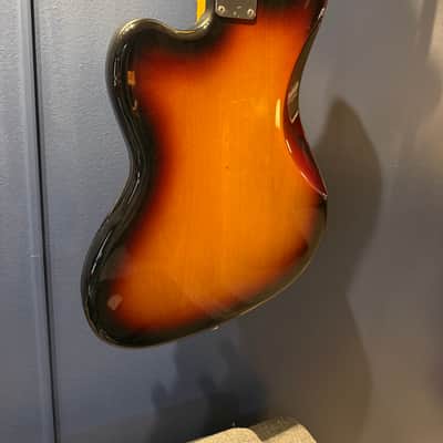 Fender Pawn Shop Bass VI 2013 - 2014 - 3-Color Sunburst image 3