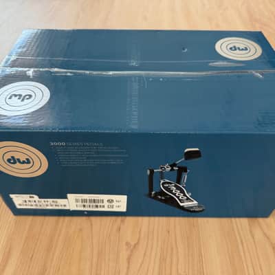 DW 3000 Series single bass drum pedal - new unopened box image 4