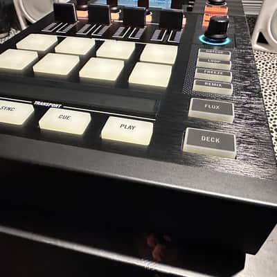 Native Instruments Traktor Kontrol D2 2010s - Black image 2