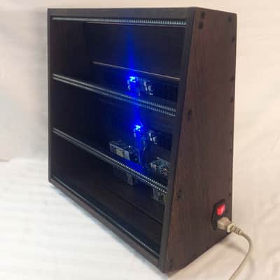 9U / 84hp Eurorack case EVA • Dark oak • Threaded strips • Powered Bild 7