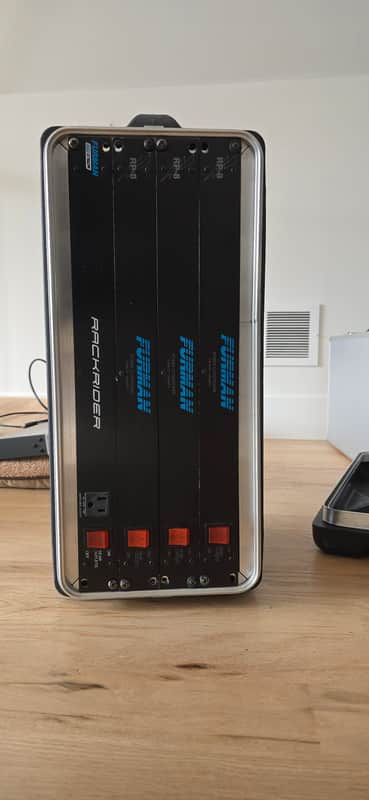 4x Furman power conditioners - RP-8 and RackRider RR15NL WITH 4RU SKB road case image 1
