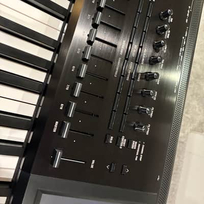 Korg KRONOS 2 73-Key Digital Synthesizer Workstation 2014 - Present - Black/Wood image 3