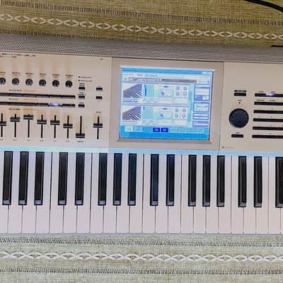 Korg KRONOS 2 Titanium Limited Special Edition 61-Key Digital Synthesizer Workstation