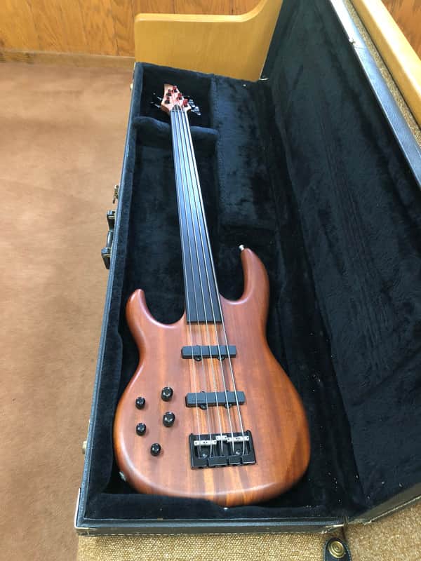 Carvin LB 75 lefty fretless 2000 Walnut natural image 1