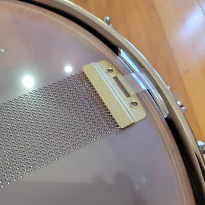 Snares - (Used) DW Collector's Series 5.5x14 Almond Snare Drum image 8
