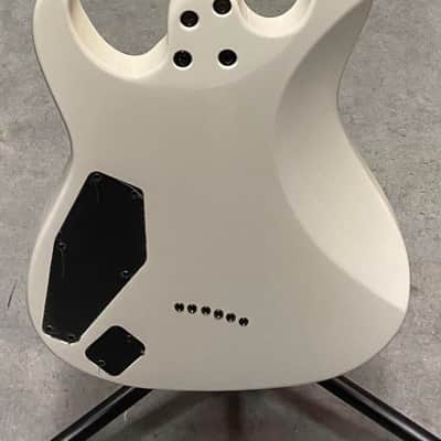 Mitchell MD200 - White - Includes Hardshell Case image 2