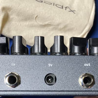 SolidGoldFX Communication Breakdown Reverb Exclusive 2020 - Grey Texture image 3