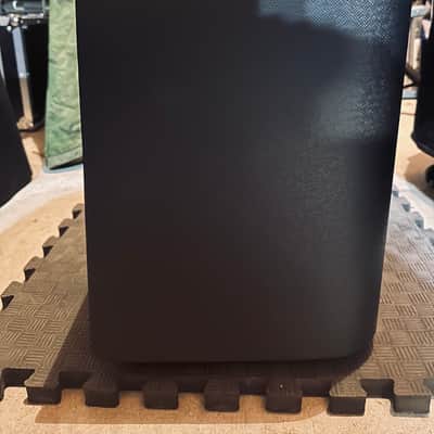 Line 6 Powercab 112 Plus 250-Watt 1x12" Cabinet Black with Cover and Digital XLR cable image 4