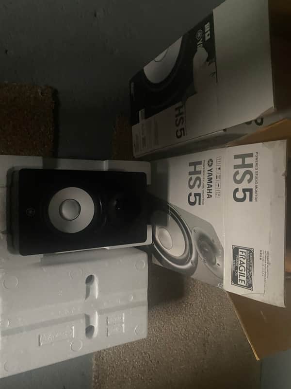 Yamaha HS5 5" Powered Studio Monitors (Pair) image 1