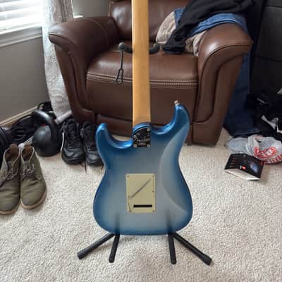 Fender American Elite Stratocaster 2017 - Maple Fingerboard, Sky Burst Metallic image 3