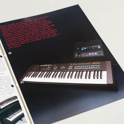 Yamaha DX27 synthesizer brochure image 3