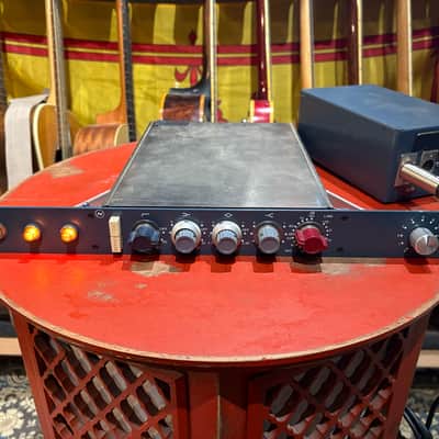 Vintage OG Neve 1089 Racked image 1