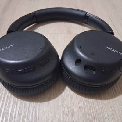 Sony WH-CH710N Wireless Noise-Canceling Over-Ear Headphones (Black) image 3