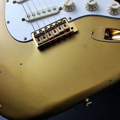FENDER USA LTD " The Gold Stratocaster" "Gold + Maple" (1981) image 8