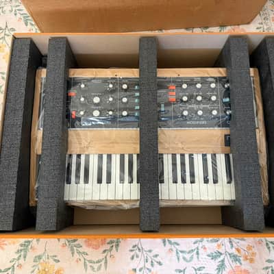 Moog Minimoog Model D (Bob Moog Tribute Edition) - Serial # 033 image 15