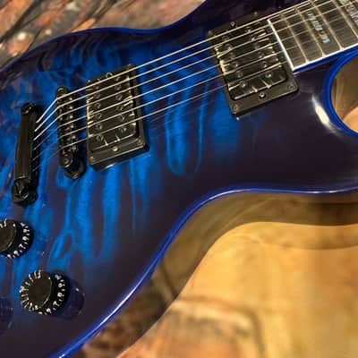 STINGER 🐈🕷️! 2015 Gibson Custom Shop Les Paul Custom Quilt Top M2M Made To Measure Blue Widow Burst Trans Aqua Black Fretboard Bare Knuckel Juggernaut Blackout Special Order Figured F Q 5A 7A Abalone Inlay Blueberry Cobalt image 5