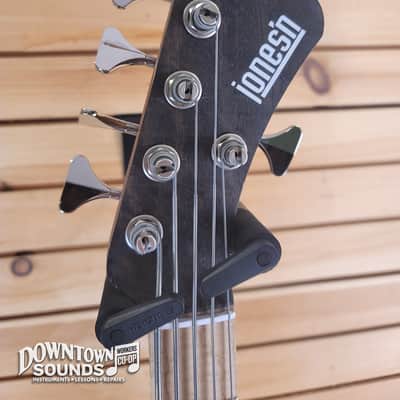 Jones'n Guitars "The Knob" KB 5-String Bass with Access Soft Shell Case - Chambered Walnut, 8lbs 8oz image 10