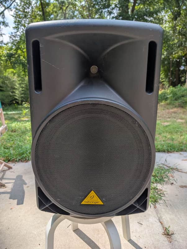 Behringer Eurolive B215D 550-Watt 15" PA image 1