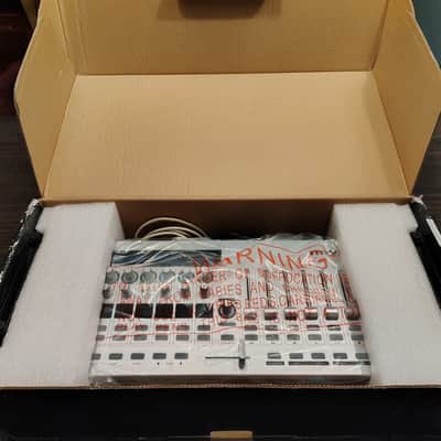Novation ZeRO SL MKII Desktop MIDI DAW Controller image 5