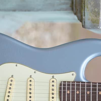 Fender American Ultra Luxe Vintage '60s Stratocaster, Rosewood Fingerboard - Ice Blue Metallic image 4