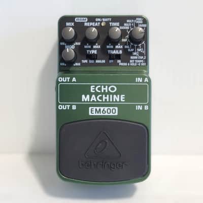 Behringer EM600 エコーマシン Behringer EM600 Echo Machine Pedal | Sweetwater