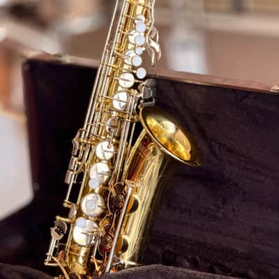 Yamaha YAS-23 Alto Saxophone, Gold Lacquer image 2