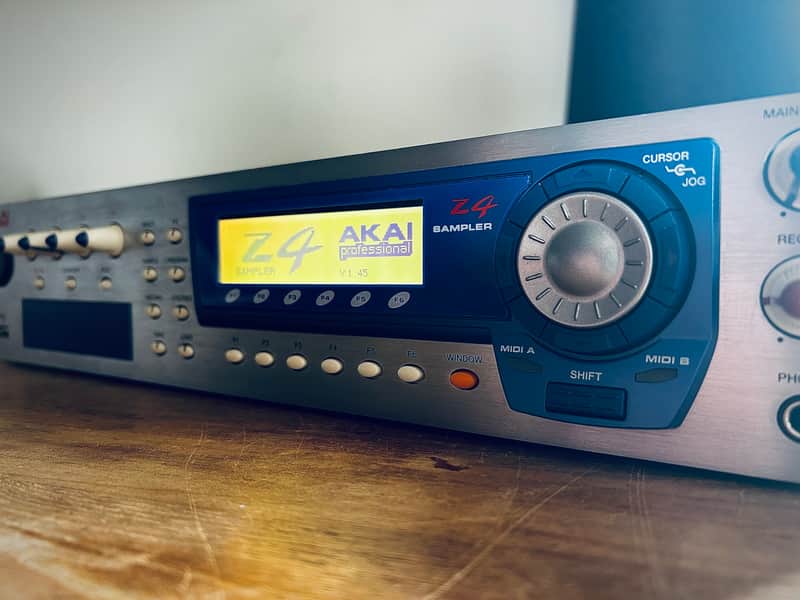 Akai Z4 Sampler image 1