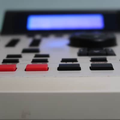 Custom Akai MPC 2000XL - 32MB RAM - 8 Outputs - CF Card Reader - NEW LCD + MORE image 1