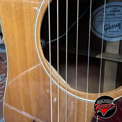 Gibson J45 Standard Natural image 5