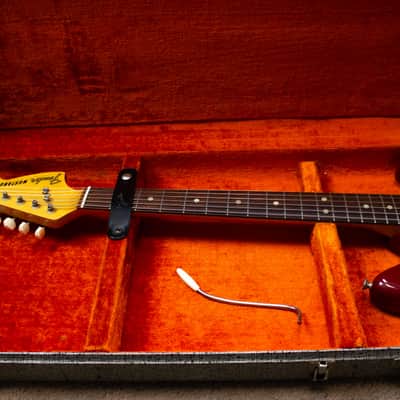 1966 Fender Mustang Guitar with Rosewood Fretboard - Dakota Red image 4
