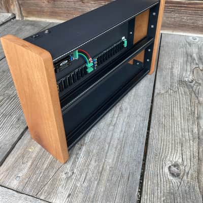 ChiliCases ChiliCases 6U/84HP Swiss Walnut powered Eurorack case 2024 - Swiss Walnut image 5