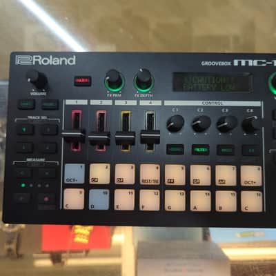 Roland MC-101 Groovebox 2019 - Present - Black image 2