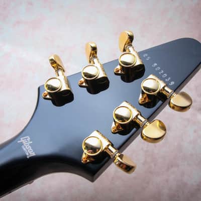 GIBSON USA Custom Shop M2M Flying V Custom "Cobra Burst + Ebony" (2026) image 13