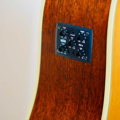 Washburn WD32SCE (2004) – Solid Sitka Spruce – Cutaway Acoustic-Electric – B-Band Pickup image 9