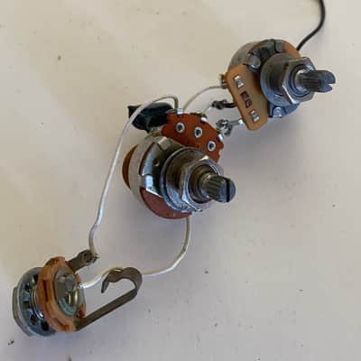 Late '70s wiring harness from a Fender Musicmaster bass. Pots, caps, output jack image 2