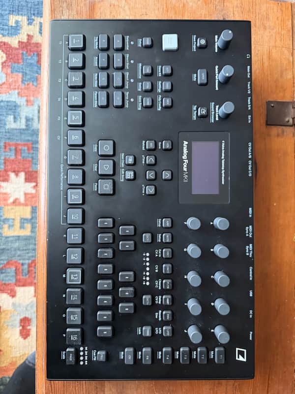 Elektron Analog Four MKII 4-Voice Tabletop Analog Synthesizer 2020 - Present - Black image 1
