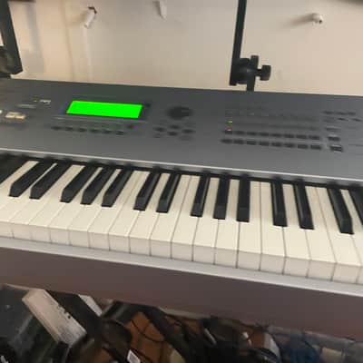 Yamaha Motif ES 8 Production Synthesizer 2000s - Gray image 11